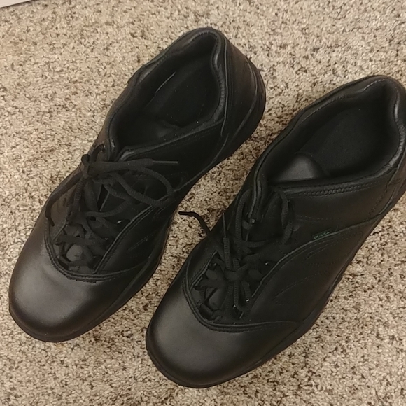 Men's Reebok Cross Trainer Oxfords - Picture 2 of 7